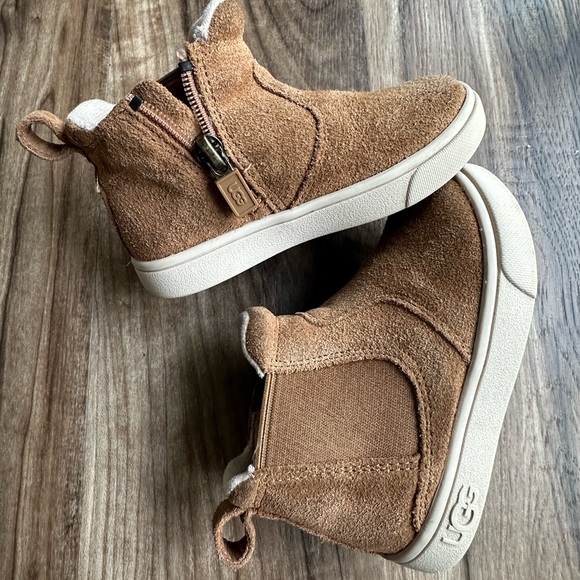 COPY - UGG Hamden II Chelsea boot-Toddler size 7 - Picture 9 of 9